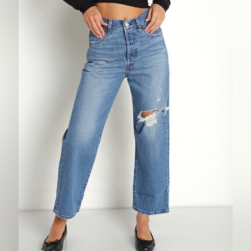 Levi’s Ribcage Straight Ankle Medium Wash Jeans Size 26
